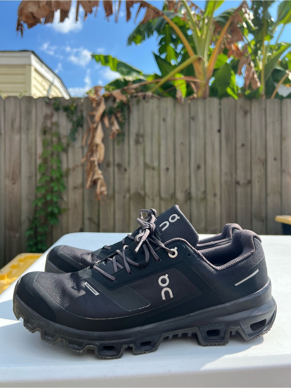 Men’s On Running Cloudventure Men's Trail Running Shoes - Black size 9.5